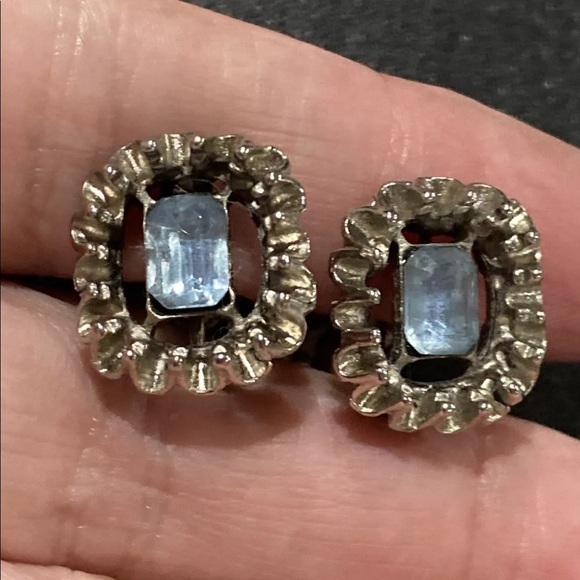 Vintage Weiss clip on earrings - Picture 2 of 16